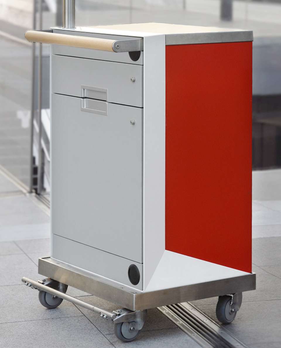 838_4_unit-design-db-deutsche-bahn-service-point-produkt-06.jpg